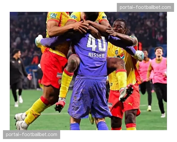 朗斯一球小胜洛里昂，巩固积分榜第三位置