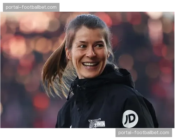 柏林联合任命34岁埃塔为临时主帅，五大联赛首位女性主教练诞生